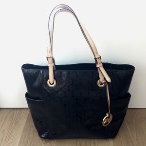 Michael Kors Signature Voyager Glossy Black Tote